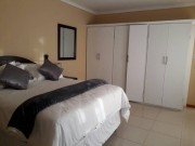Middle Tree Guest House - Gaborone